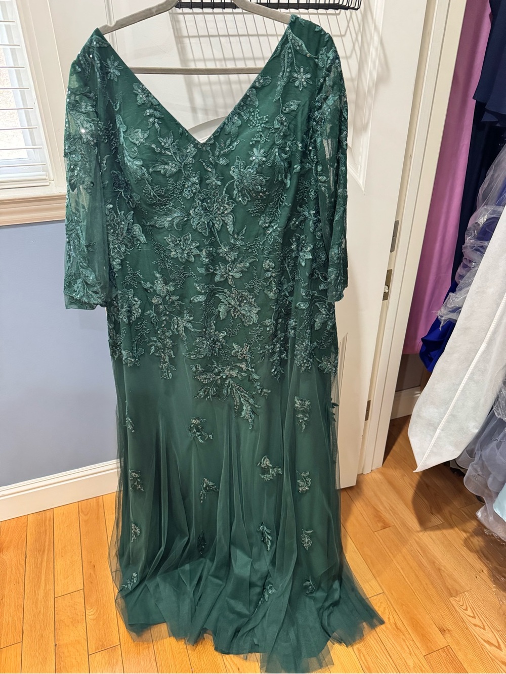 JJ's House Forest Green Lace Appliqué Evening Dress